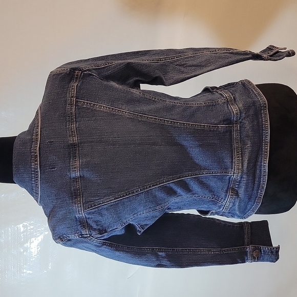 ADORABLE button up jean jacket size small - Picture 4 of 14